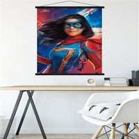 Marvel г -жа Marvel - Стенски плакат с графити с магнитна рамка, 22.375 34